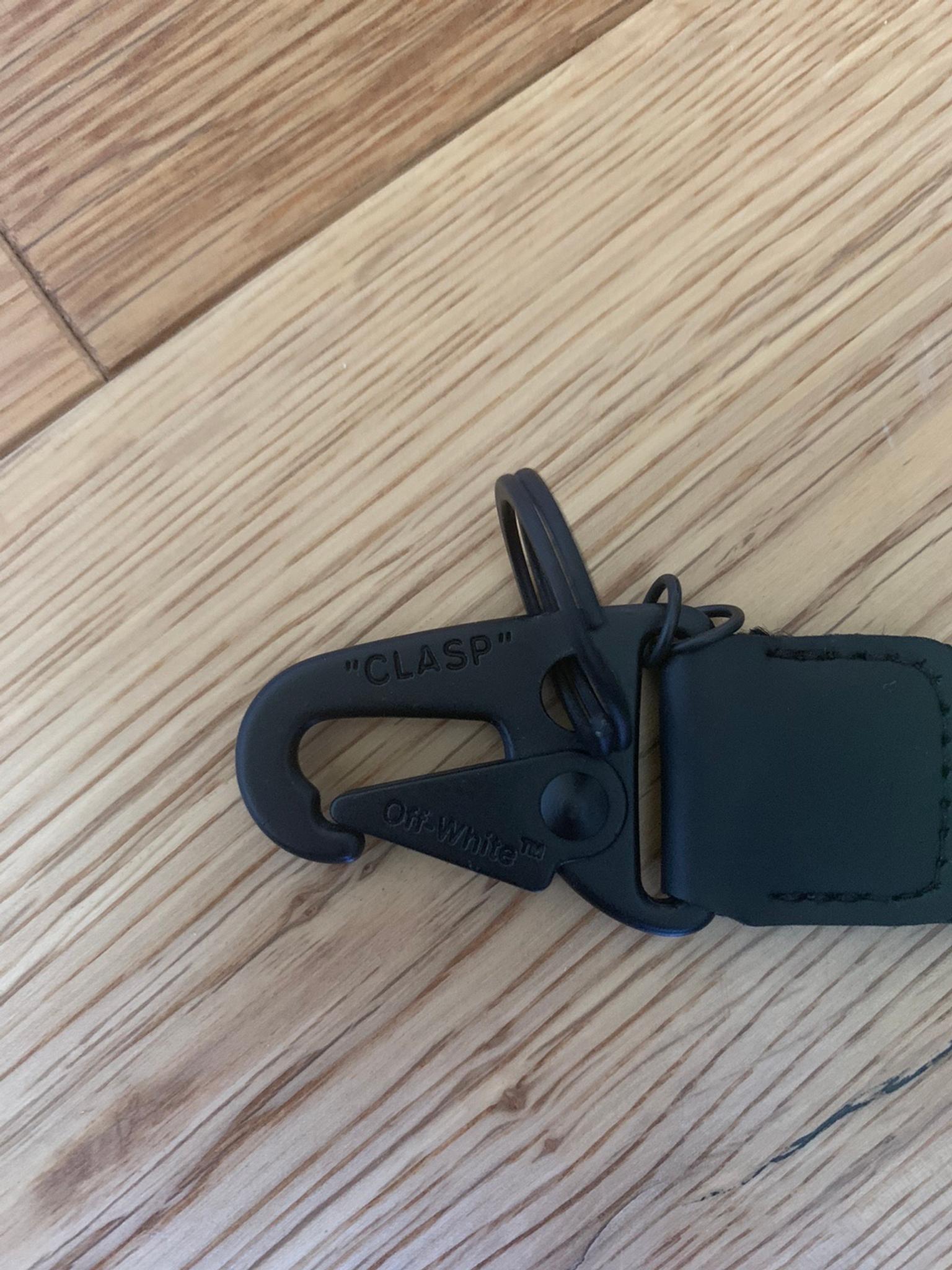 Off white keychain in GU46 Surrey Heath for £35.00 for sale | Shpock