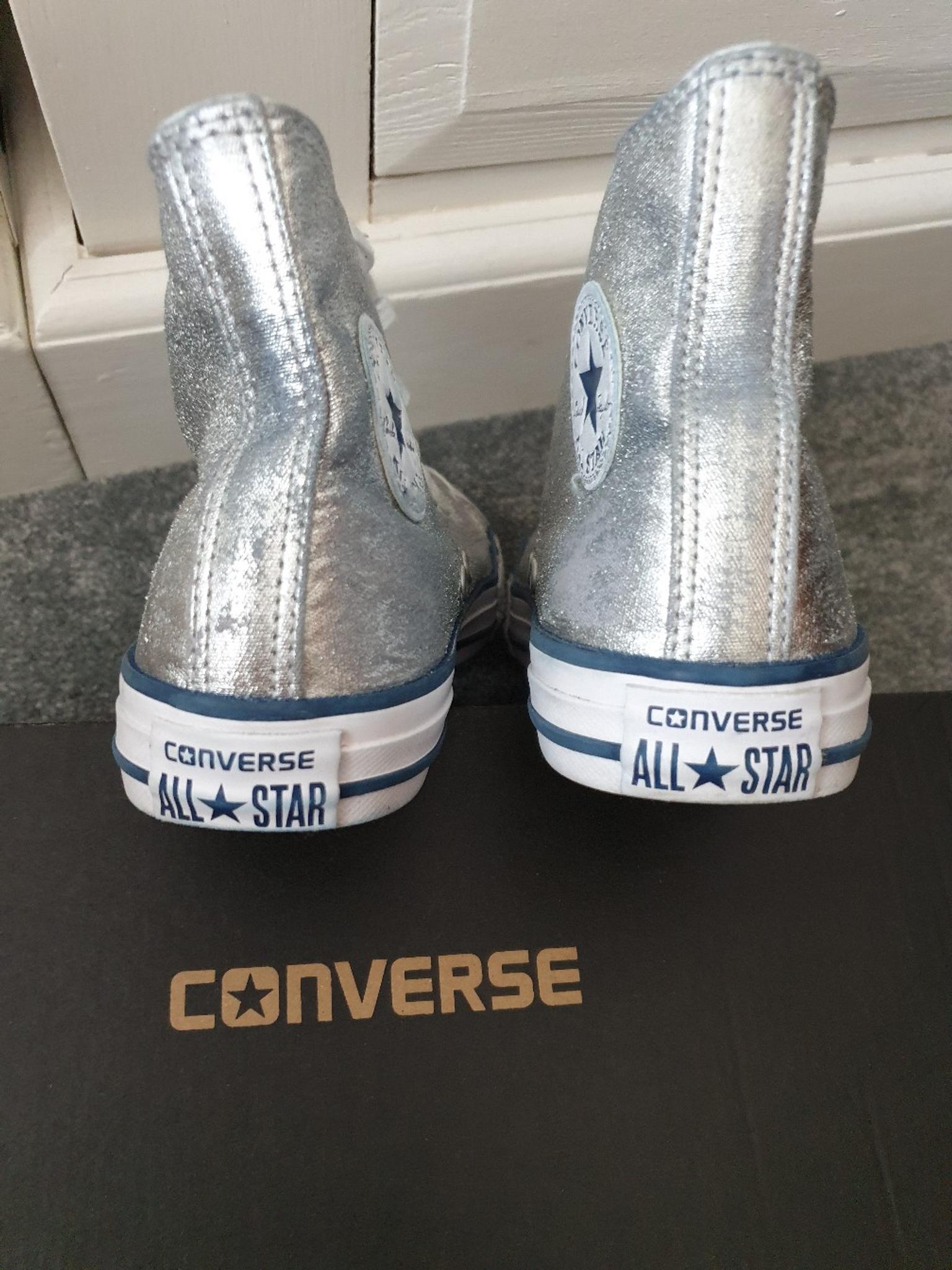 converse uk 2 in SM5 Sutton for £5.00 for sale | Shpock