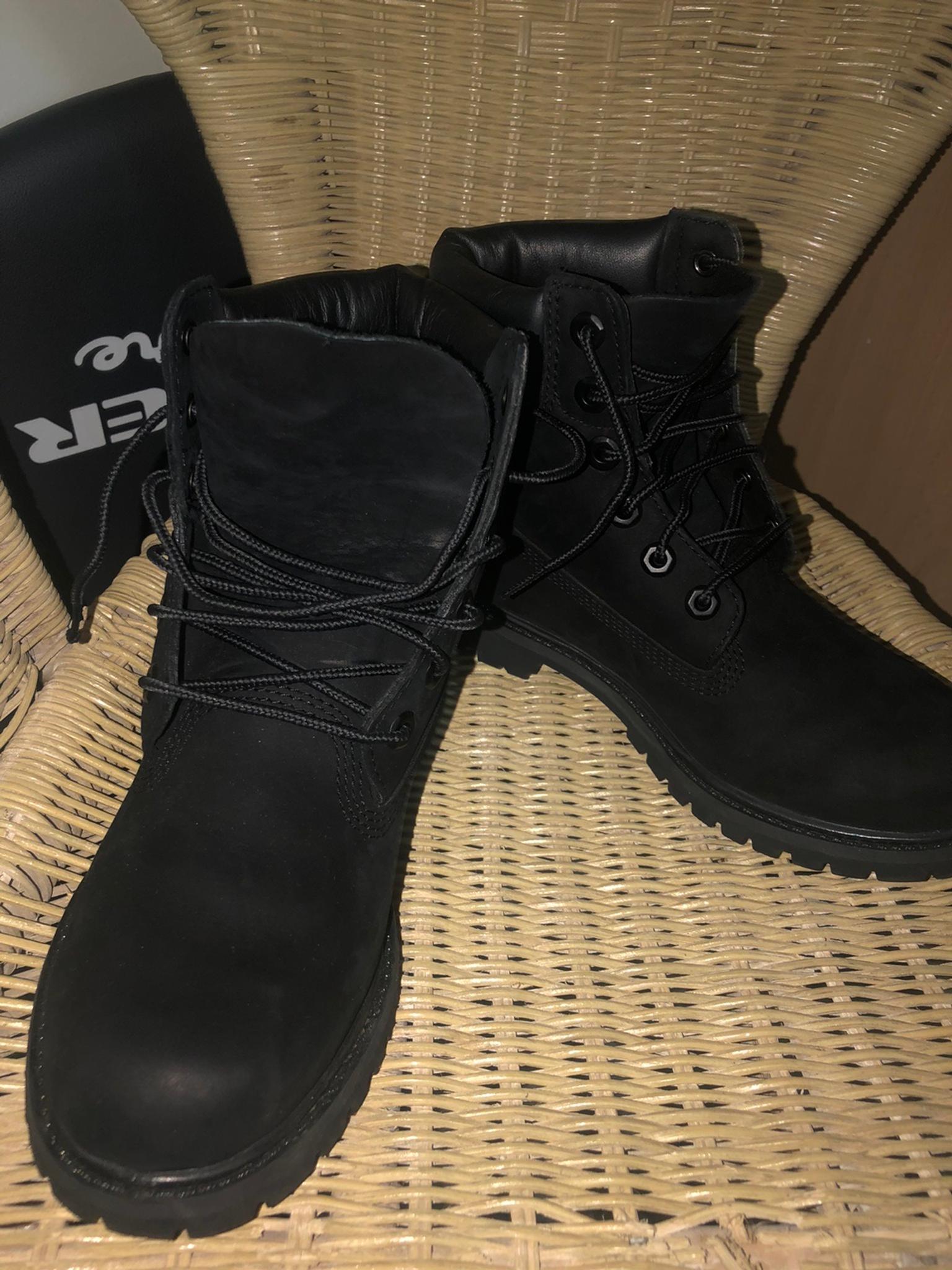Black timberland boots size 5 in N5 