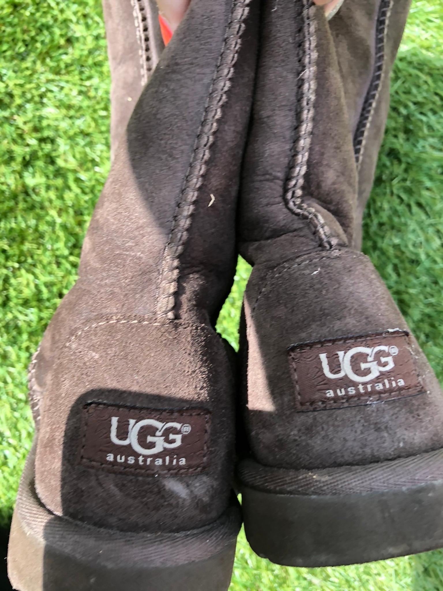 ugg cheshire oaks phone number